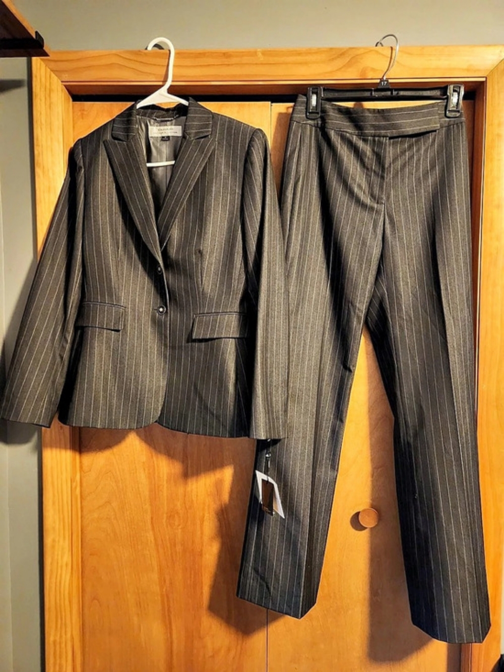 Tahari Arthur S. Levine Pinstripe Pantsuit in Black Size 4 NWT